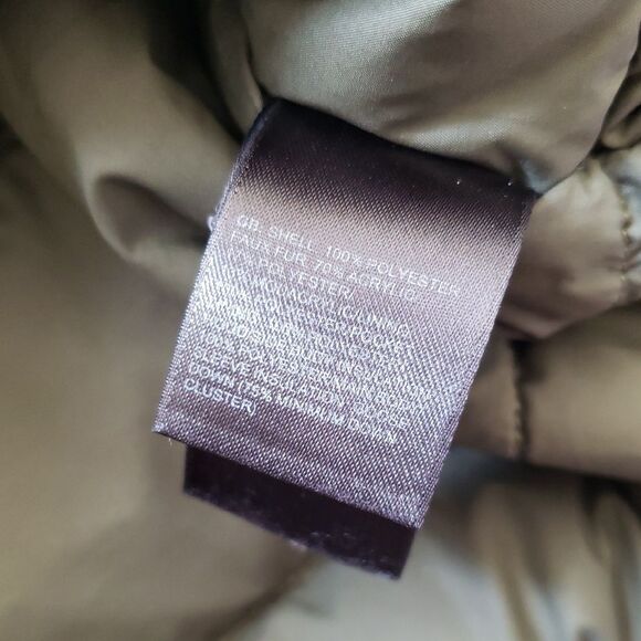 Northface Women's Green Parka Chic Feminine Winter Puffer Faux Fur Trim Size S - Picture 4 of 8